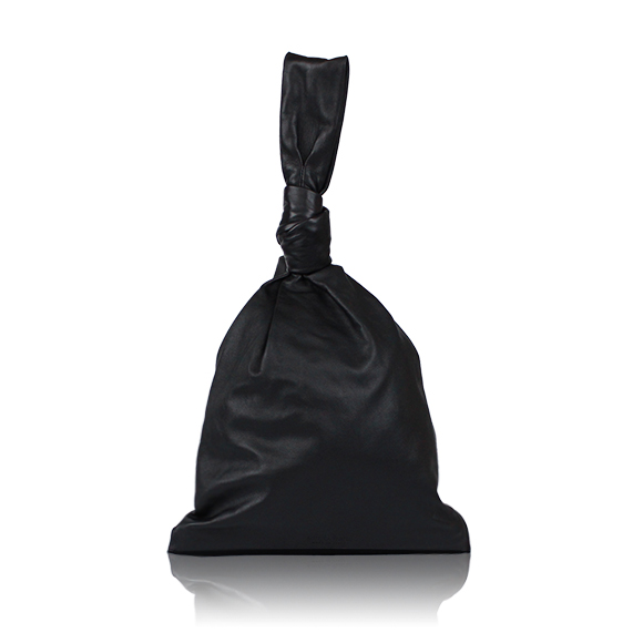 BOTTEGA VENETA BVツイスト 31 x35 x1cm(幅 x 高さ x マチ)