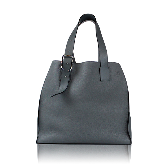 LOEWE バックルトート 37&nbsp;x32&nbsp;x17cm(幅&nbsp;x 高さ&nbsp;x マチ)
