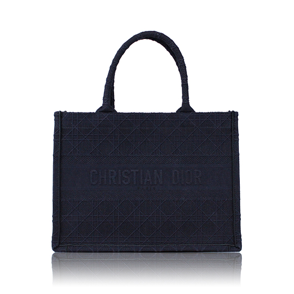Dior ブックトートミディアム 36&nbsp;x27&nbsp;x17cm(幅&nbsp;x 高さ&nbsp;x マチ)