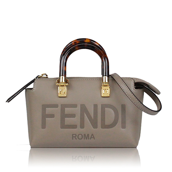 FENDI バイザウェイミニ 17&nbsp;x12&nbsp;x8cm(幅&nbsp;x 高さ&nbsp;x マチ)