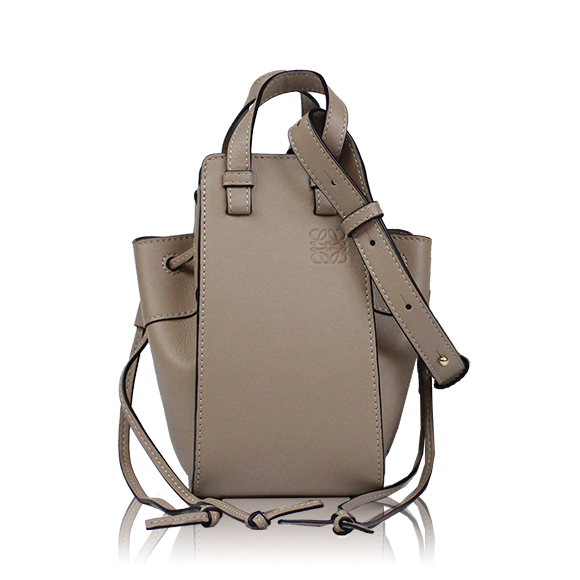 LOEWE ハンモックドローストリングミニ 