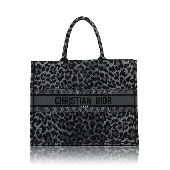 Dior ブックトート 42&nbsp;x34&nbsp;x18cm(幅&nbsp;x 高さ&nbsp;x マチ)