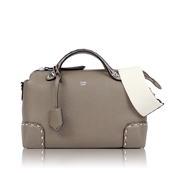 FENDI バイザウェイミディアム 26&nbsp;x18&nbsp;x13cm(幅&nbsp;x 高さ&nbsp;x マチ)