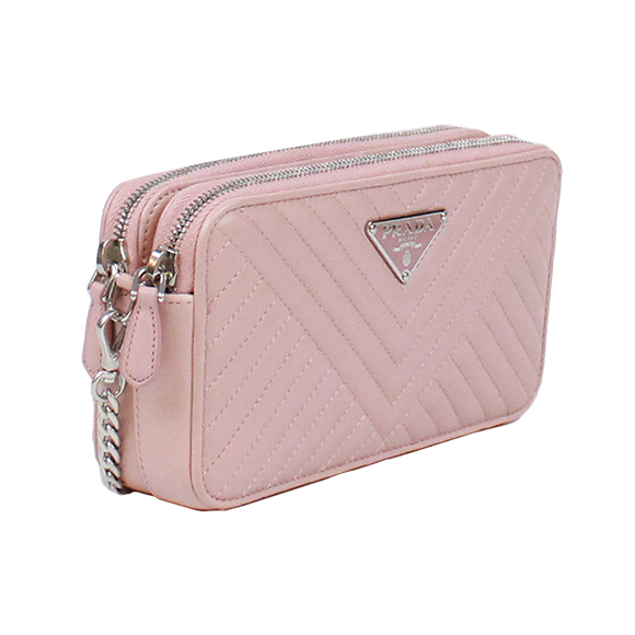 PRADA（プラダ）チェーンウォレット