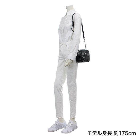 チェーンショルダーバッグ