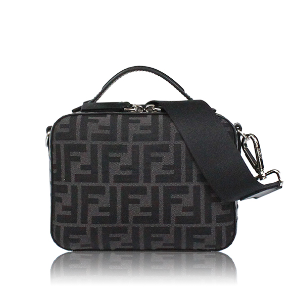 FENDI(フェンディ)|海外ブランドの人気&最新バッグ情報【Laxus】 FENDI(フェンディ)|海外ブランドの人気&最新バッグ情報【Laxus】
