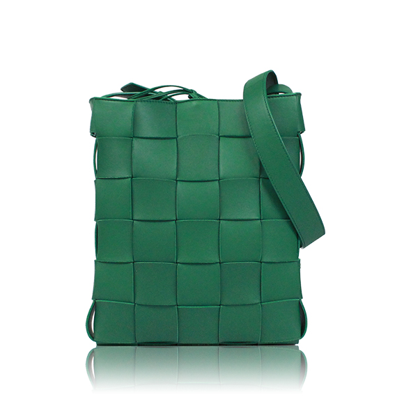 BOTTEGA VENETA ショルダーバッグ 22 x27 x5cm(幅 x 高さ x マチ)