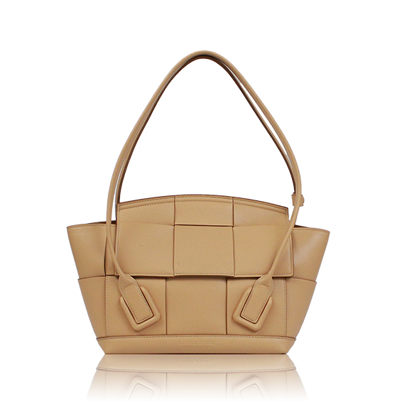 BOTTEGA VENETA スモールザアルコ 22&nbsp;x16&nbsp;x9cm(幅&nbsp;x 高さ&nbsp;x マチ)