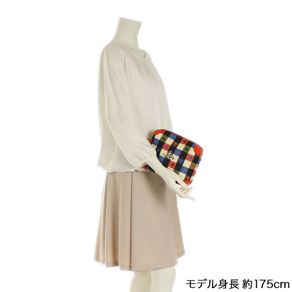 Vivienne Westwood(ヴィヴィアンウエストウッド)ロゴマニア Vivienne Westwood(ヴィヴィアンウエストウッド)ロゴマニア
