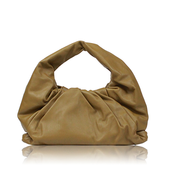 BOTTEGA VENETA ザショルダーポーチ 38 x19 x9cm(幅 x 高さ x マチ)