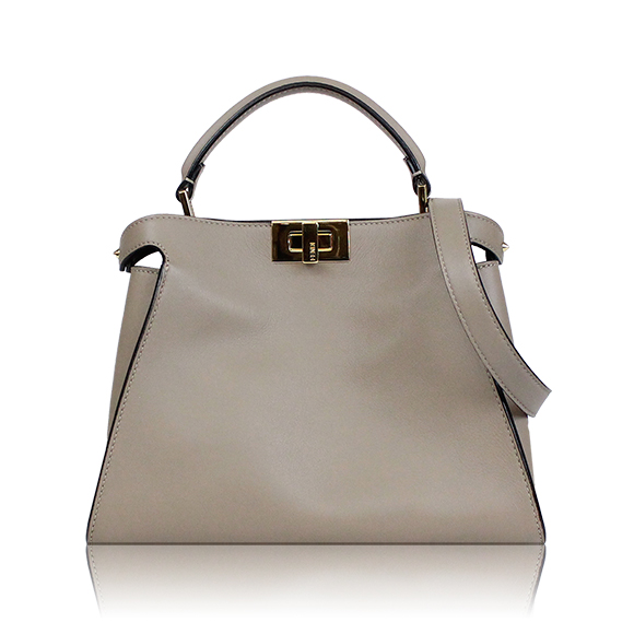FENDI ピーカブーエッセンシャリー 27&nbsp;x21&nbsp;x11cm(幅&nbsp;x 高さ&nbsp;x マチ)