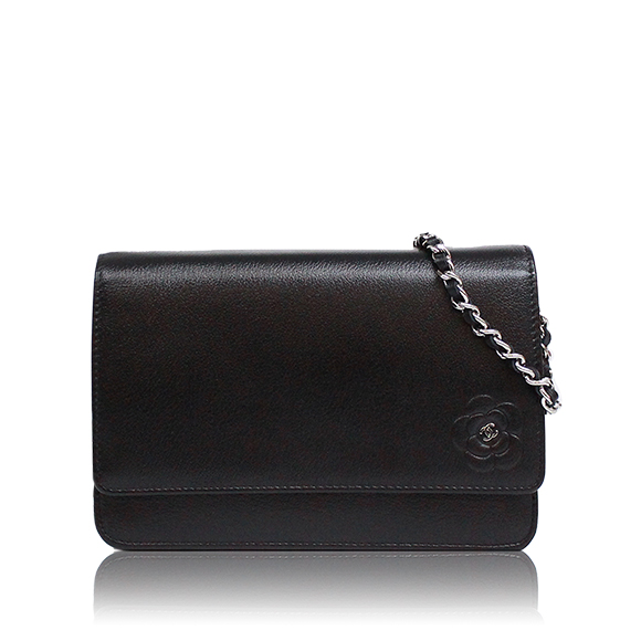 CHANEL カメリアチェーンウォレット 18&nbsp;x11&nbsp;x3cm(幅&nbsp;x 高さ&nbsp;x マチ)