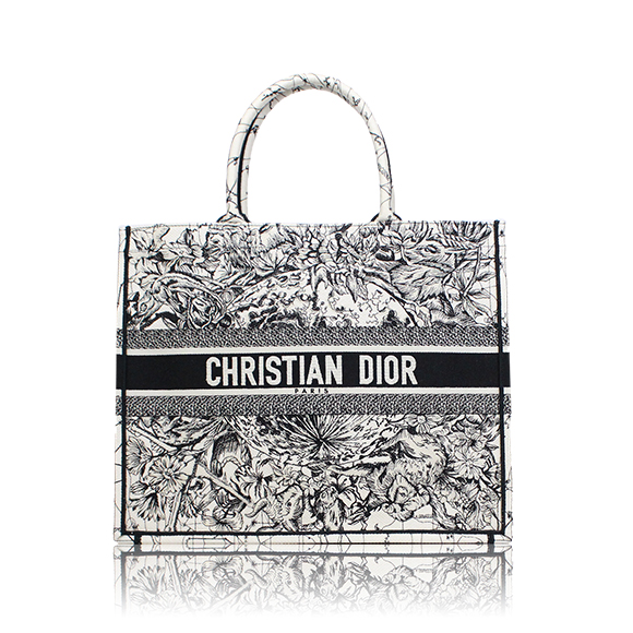 Dior ブックトート 42&nbsp;x34&nbsp;x18cm(幅&nbsp;x 高さ&nbsp;x マチ)