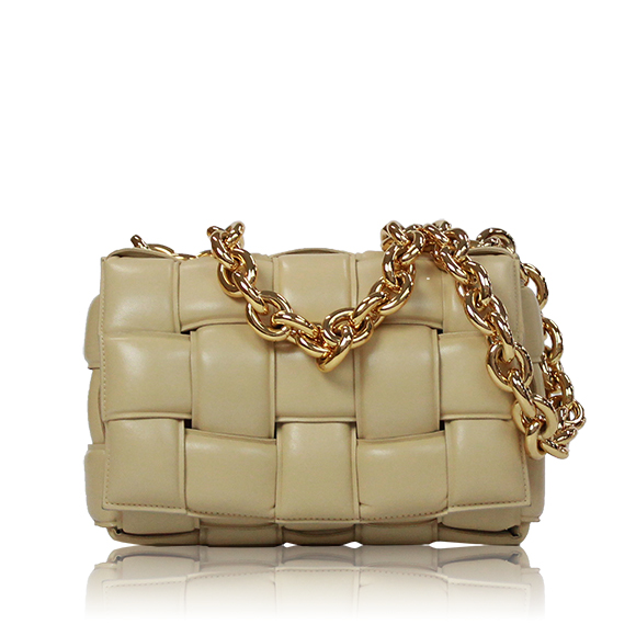 BOTTEGA VENETA チェーンカセット 24 x16 x5cm(幅 x 高さ x マチ)