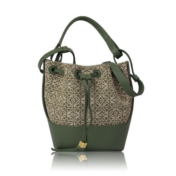 LOEWE バルーンバッグミニ 14 x18 x10cm(幅 x 高さ x マチ)