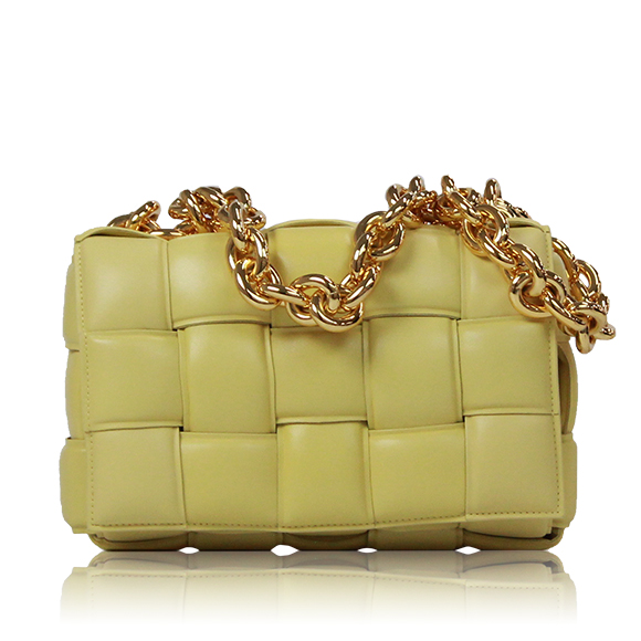 BOTTEGA VENETA チェーンカセット 24 x16 x5cm(幅 x 高さ x マチ)