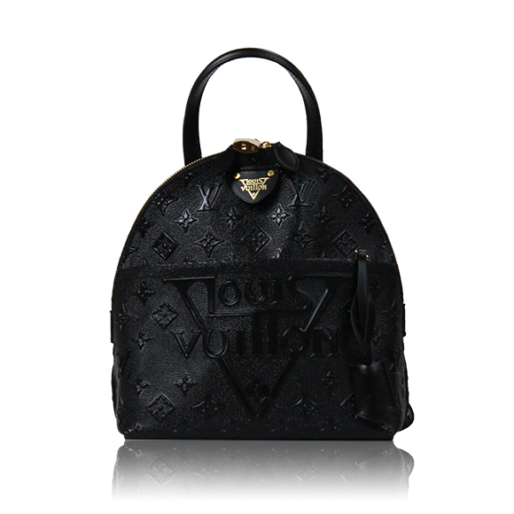 LOUIS VUITTON LVムーンバックパック 22 x24 x12cm(幅 x 高さ x マチ)