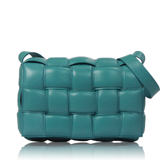 BOTTEGA VENETA パデッドカセット 26 x15 x5cm(幅 x 高さ x マチ)