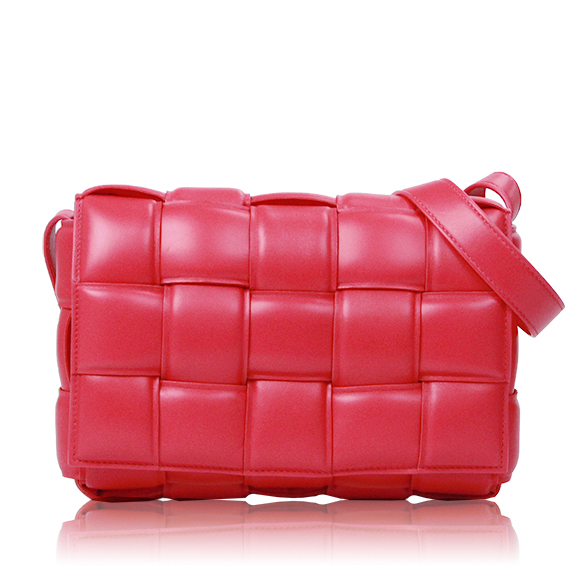 BOTTEGA VENETA パデッドカセット 24 x15 x5cm(幅 x 高さ x マチ)