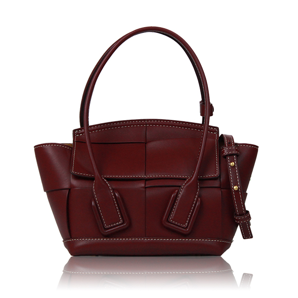 BOTTEGA VENETA（ボッテガ・ヴェネタ）｜海外ブランドの人気