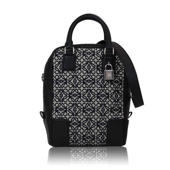 LOEWE アマソナ15 15&nbsp;x21&nbsp;x8cm(幅&nbsp;x 高さ&nbsp;x マチ)