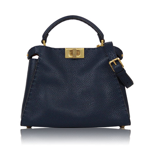 FENDI ピーカブーエッセンシャリー 27&nbsp;x20&nbsp;x11cm(幅&nbsp;x 高さ&nbsp;x マチ)