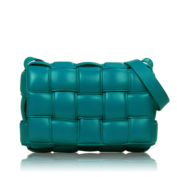 BOTTEGA VENETA パデッドカセット 26 x16 x5cm(幅 x 高さ x マチ)