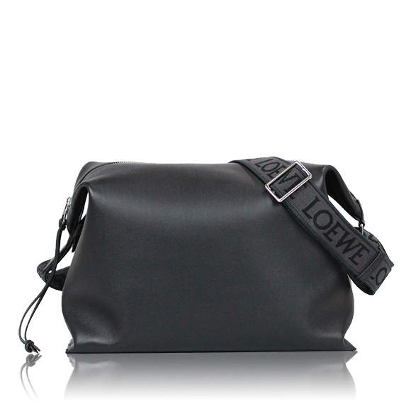 LOEWE キュービィクロスボディバッグ 33&nbsp;x28&nbsp;x16cm(幅&nbsp;x 高さ&nbsp;x マチ)