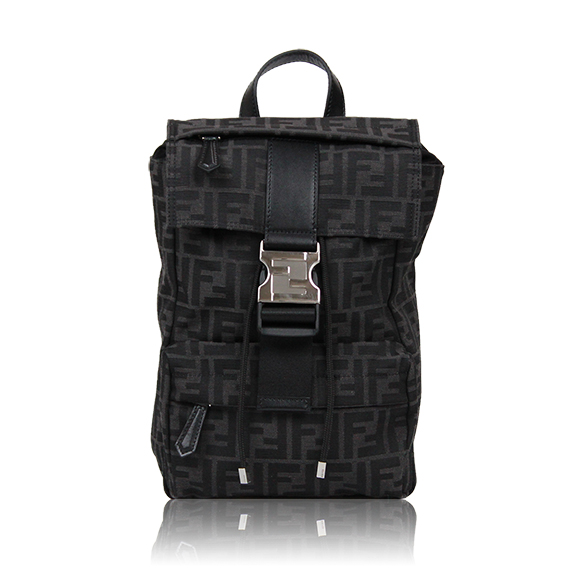 FENDI ショルダーバッグ 18 x31 x11cm(幅 x 高さ x マチ)