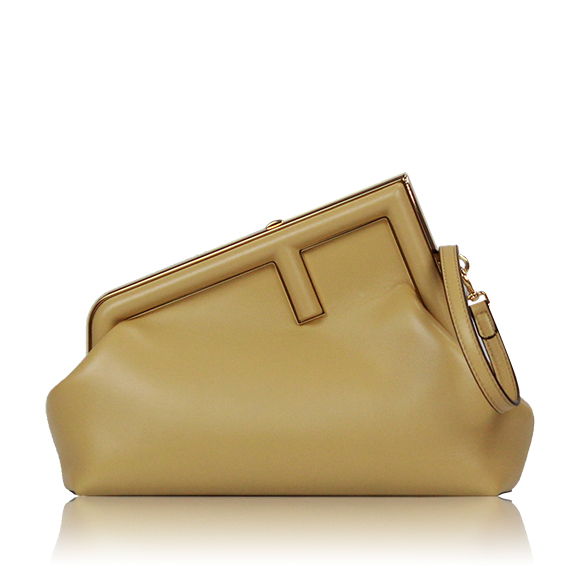 FENDI ファーストスモール 23 x17 x9cm(幅 x 高さ x マチ)