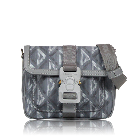 Dior ヒットザロードバッグミニ 17 x13 x5cm(幅 x 高さ x マチ)