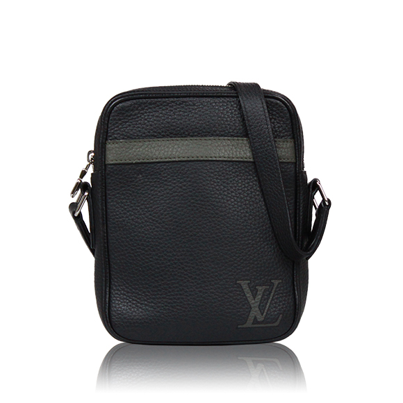 LOUIS VUITTON ダヌーヴPM 15 x21 x4cm(幅 x 高さ x マチ)