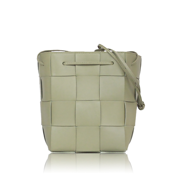 BOTTEGA VENETA スモールカセットバケットバッグ 