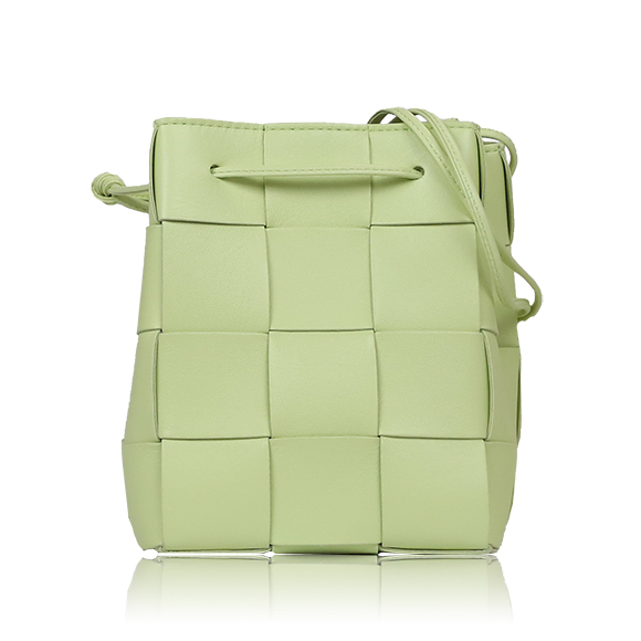 BOTTEGA VENETA スモールカセットバケットバッグ 