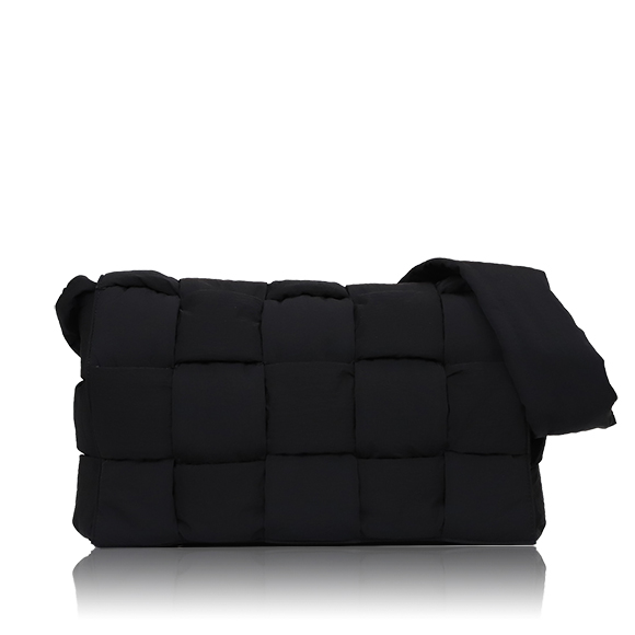 BOTTEGA VENETA マキシパデッドテックカセット 