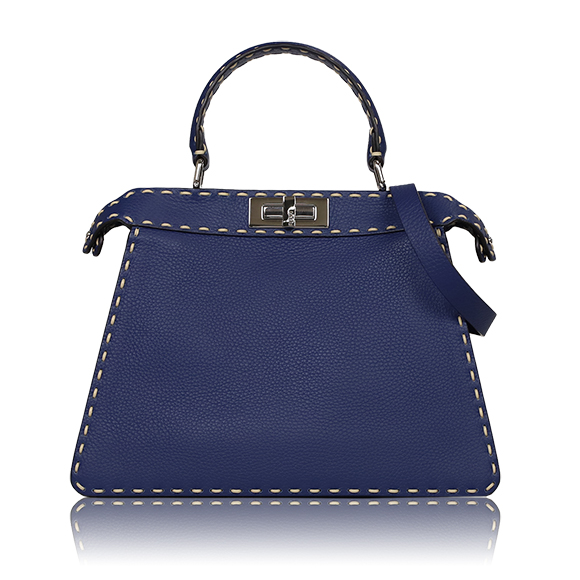 FENDI ピーカブーアイシーユーミディアム 