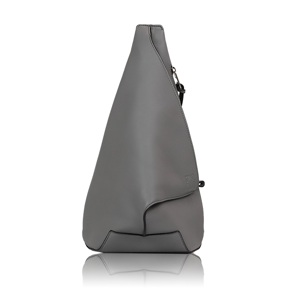 LOEWE アントンスリング 17&nbsp;x34&nbsp;x11cm(幅&nbsp;x 高さ&nbsp;x マチ)