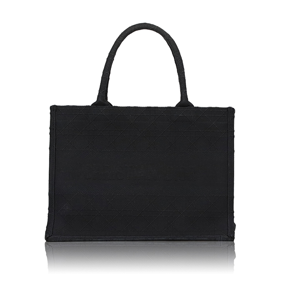 Dior ブックトートミディアム 36&nbsp;x27&nbsp;x17cm(幅&nbsp;x 高さ&nbsp;x マチ)