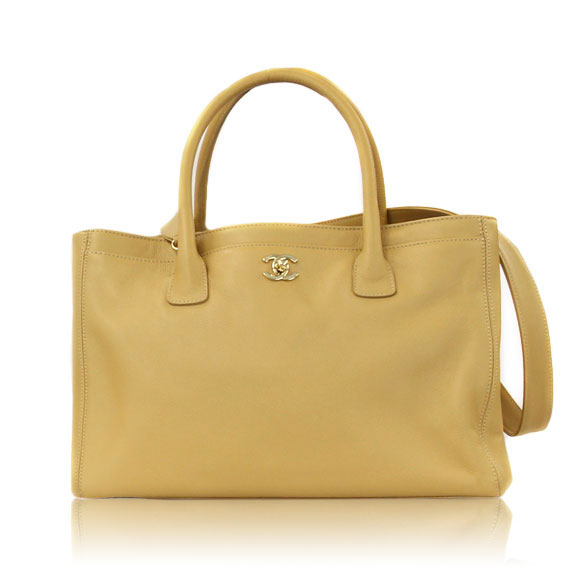 CHANEL エグゼクティブトート 34 x22 x13cm(幅 x 高さ x マチ)