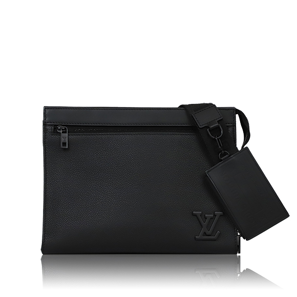 LOUIS VUITTON メッセンジャーヴォワヤージュ 