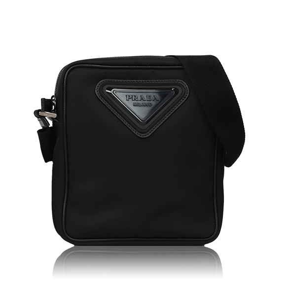 PRADA Re-Nylonショルダーバッグ 17 x20 x5cm(幅 x 高さ x マチ)