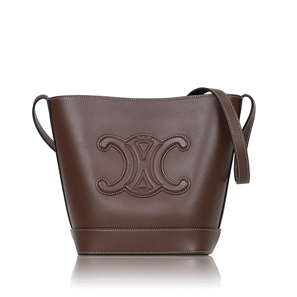 CELINE スモールバケットキュイルトリオンフ 18 x22 x13cm(幅 x 高さ x マチ)