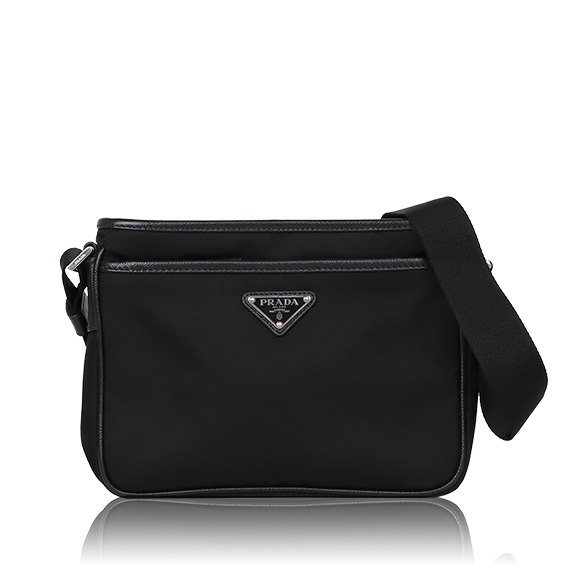 PRADA ショルダーバッグ 22 x17 x4cm(幅 x 高さ x マチ)