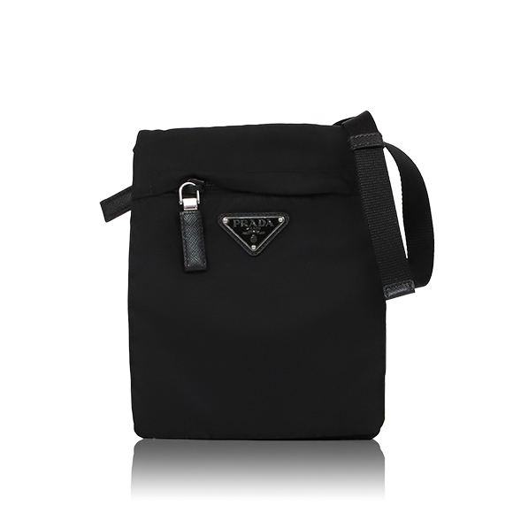 PRADA ショルダーバッグ 17 x24 x1cm(幅 x 高さ x マチ)