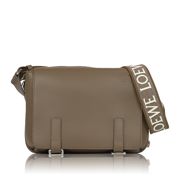 LOEWE ミリタリーメッセンジャーバッグXS 23&nbsp;x17&nbsp;x9cm(幅&nbsp;x 高さ&nbsp;x マチ)