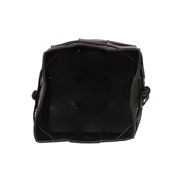 BOTTEGA VENETA（ボッテガ・ヴェネタ）カセットバケットバッグ