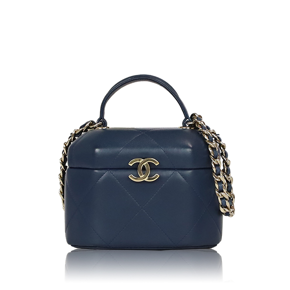 CHANEL ヴァニティチェーンショルダーバッグ 15 x11 x10cm(幅 x 高さ x マチ)