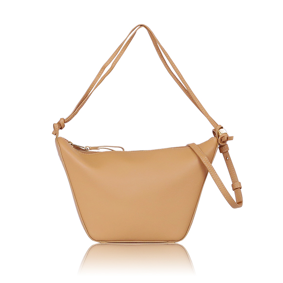 LOEWE ハンモックホーボーバッグミニ 15&nbsp;x17&nbsp;x9cm(幅&nbsp;x 高さ&nbsp;x マチ)