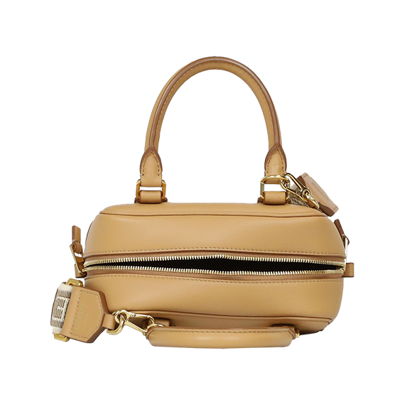  LOEWE（ロエベ）アマソナ16スクエアバッグ