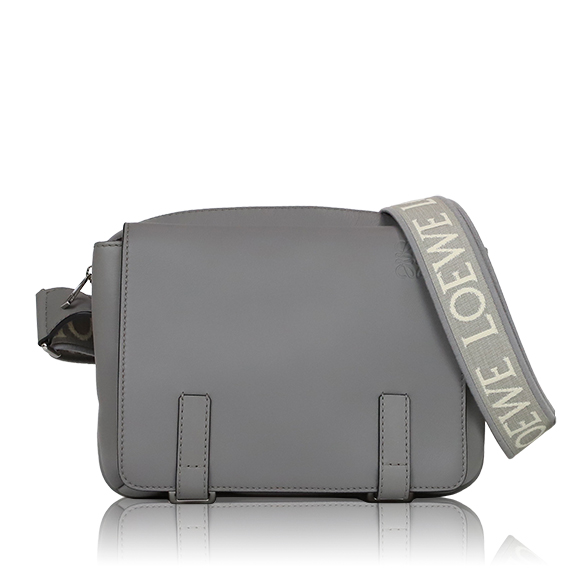 LOEWE ミリタリーメッセンジャーバッグXS 